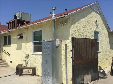 938 E 119th St, Los Angeles, CA 90059 - photo 2