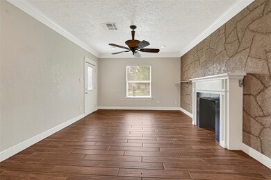 7125 Gillen St, Houston, TX 77087 - photo 4