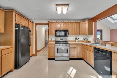 67 Bennett St, Hudson, MA 01749 - photo 4