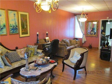 526 Moss St, Reading, PA 19604 - photo 2