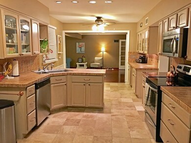 Kitchen w/New Appliances