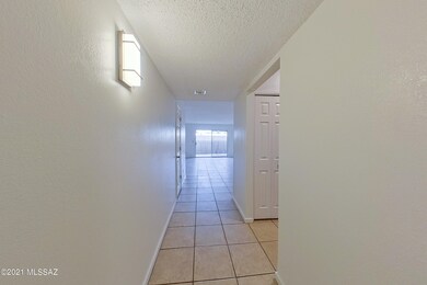 782 S Pantano Rd Tucson AZ-print-002-002