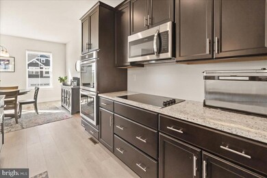 2793 Town View Cir, New Windsor, MD 21776 - photo 4