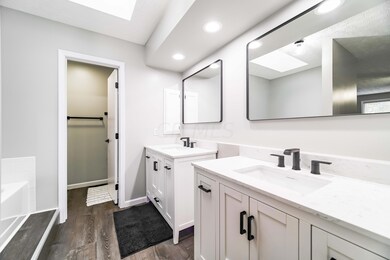 7483 Mapleleaf Court (INTERIOR)-37