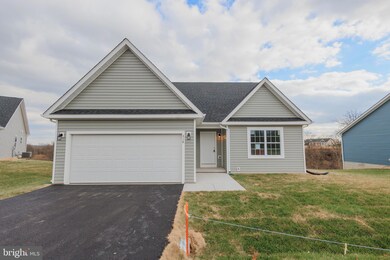 318 Vicksburg Ct, Martinsburg, WV 25404 - photo 2