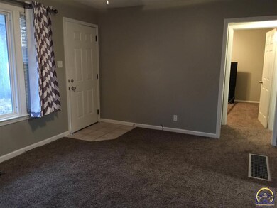 905 SW Watson Ave, Topeka, KS 66606 - photo 7