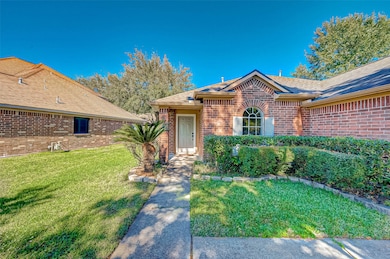 1918 Village Court Ln, Rosenberg, TX 77471 - photo 4