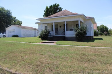 311 N 4th St, Henryetta, OK 74437 - photo 3