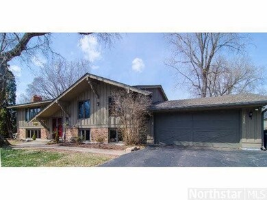 15050 Willowood Dr, Minnetonka, MN 55345 - photo 2
