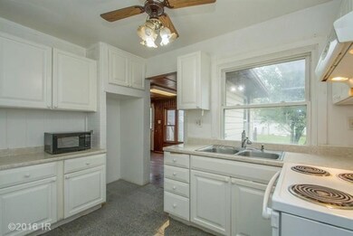 2343 Maple St, Des Moines, IA 50317 - photo 4