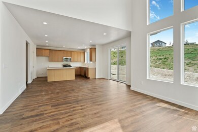 dining area accommodates large table