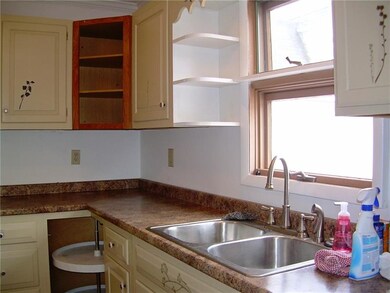 Kitchen Main Floor
