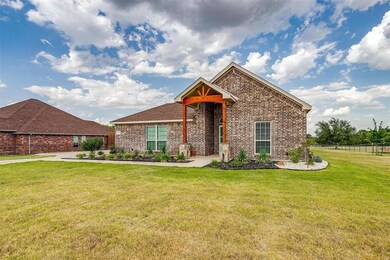 122 Trailwood Dr, Joshua, TX 76058 - photo 3