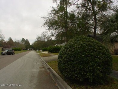 3967 Hunters Lake Cir E, Jacksonville, FL 32210 - photo 7