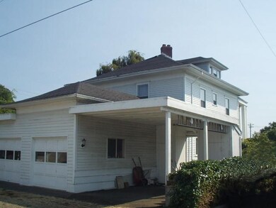 CARPORT