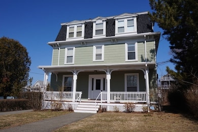 408 Crescent St unit 4, Waltham, MA 02453 - photo 2