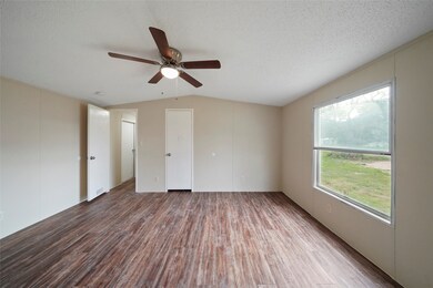 113 Country Oaks St unit 3, Brazoria, TX 77422 - photo 6