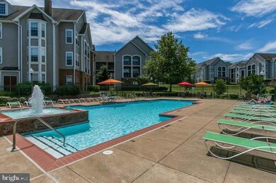 46580 Drysdale Terrace unit 300, Sterling, VA 20165 - photo 3