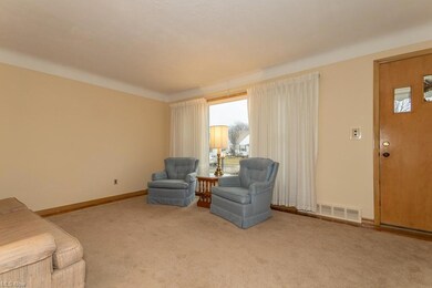 2216 E 290th St, Wickliffe, OH 44092 - photo 3