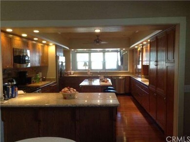 Granite, 3 sinks, designer inspired custom built i