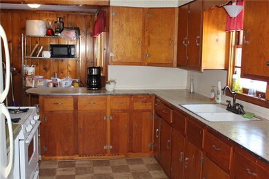 222 13th St NE, Menomonie, WI 54751 - photo 6