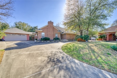 1402 Riverstone Ct, College Station, TX 77845 - photo 2