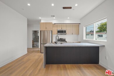 4525 W 17th St unit 1/2, Los Angeles, CA 90019 - photo 5