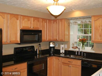 1537 Woodcrest Dr, Reston, VA 20194 - photo 7