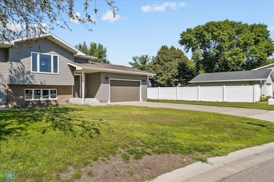 1403 12th St N, Wahpeton, ND 58075 - photo 3