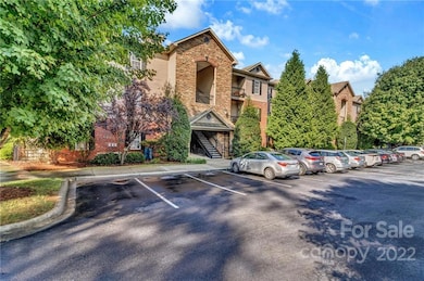 512 Appeldoorn Cir unit 512, Asheville, NC 28803 - photo 2