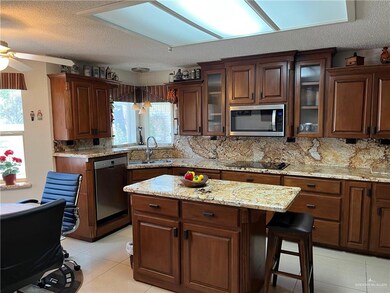 815 Nada Dr, Alamo, TX 78516 - photo 2