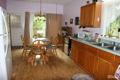 304 W Cleveland Ave, Elkhart, IN 46516 - photo 5