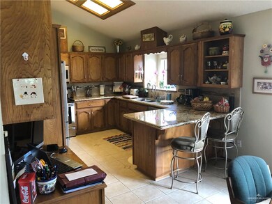 305 Diana Dr, Alamo, TX 78516 - photo 6