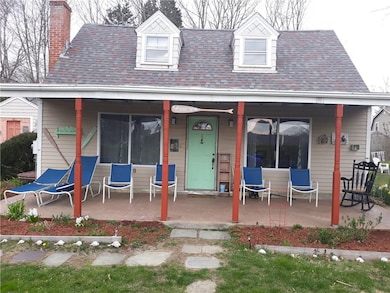 8 Emery Rd, Warren, RI 02885 - photo 2