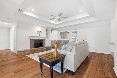 1306 Dahlia Dr, Grand Prairie, TX 75052 - photo 5