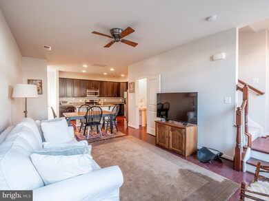 7724 Cedar Branch Dr, Gainesville, VA 20155 - photo 3