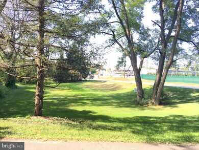 1126 N Franklin St, Chambersburg, PA 17201 - photo 2