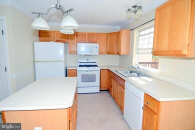 2726 Thornbrook Ct, Odenton, MD 21113 - photo 5