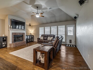 4703 S 200th East Ave, Broken Arrow, OK 74014 - photo 7