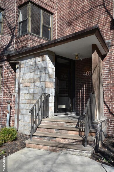 Linwood Park, Fort Lee, NJ 07024 - photo 2