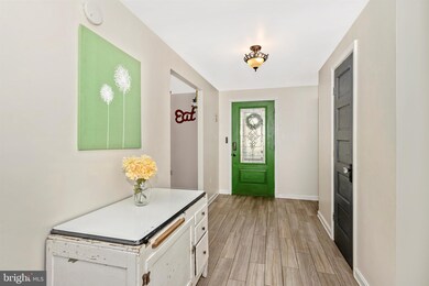 817 Tritapoe Dr, Knoxville, MD 21758 - photo 4