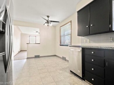 483 W Omar St, Struthers, OH 44471 - photo 5