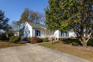 596 Bayberry Ln, Winterville, NC 28590 - photo 4