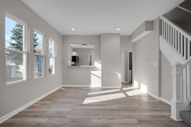 907 S 22nd