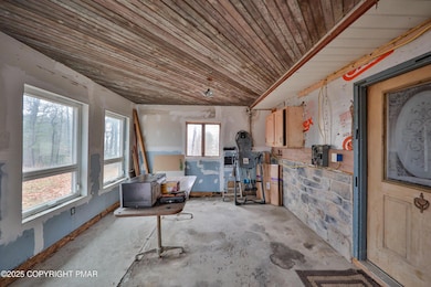 355 Hickory Rd, Palmerton, PA 18071 - photo 3