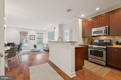 500 Admirals Way unit 110, Philadelphia, PA 19146 - photo 6