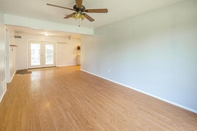 16926 Tibet Rd, Friendswood, TX 77546 - photo 2