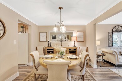 Dining room.