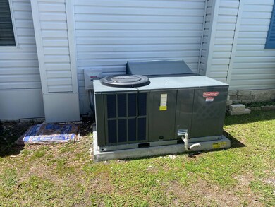 37517 Bimini Dr, Zephyrhills, FL 33541 - photo 7