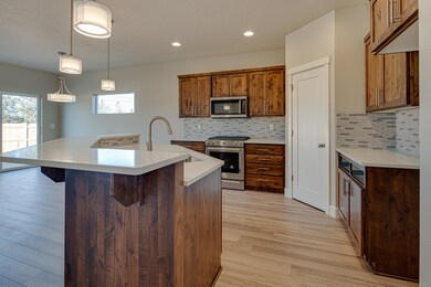 5026 SW Zenith Ave, Redmond, OR 97756 - photo 6